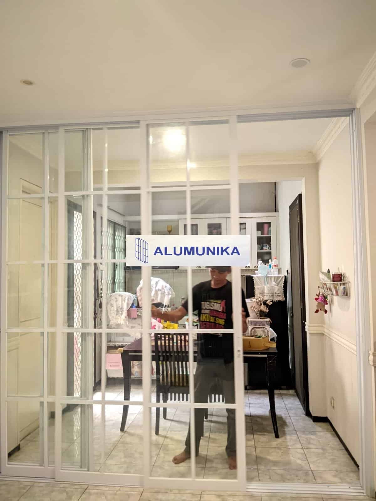 pintu sliding kaca aluminium